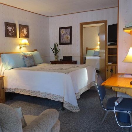 The Pines Country Inn Newcastle Exteriör bild