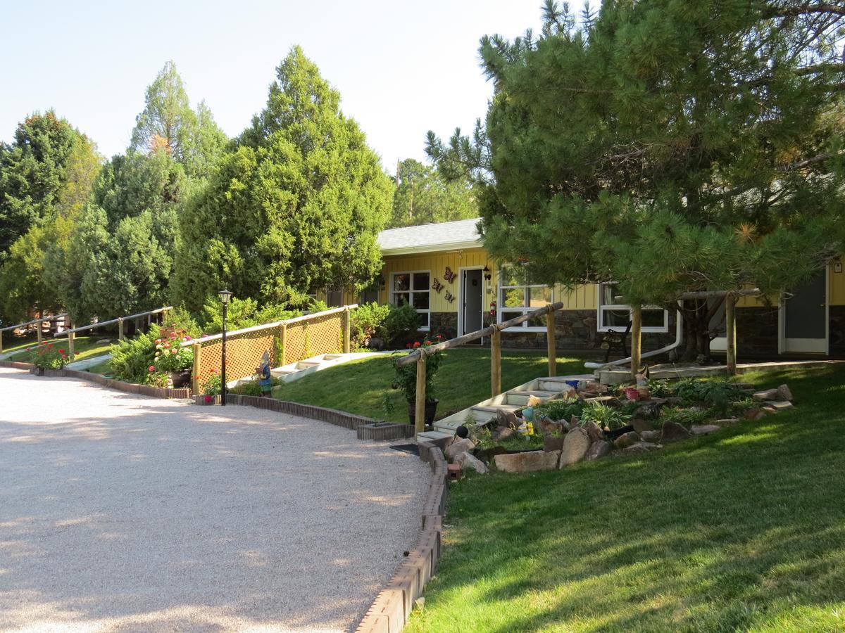 The Pines Country Inn Newcastle Exteriör bild
